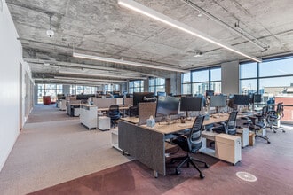 153 Townsend St, San Francisco, CA à louer Photo intérieure– Image 2 sur 3