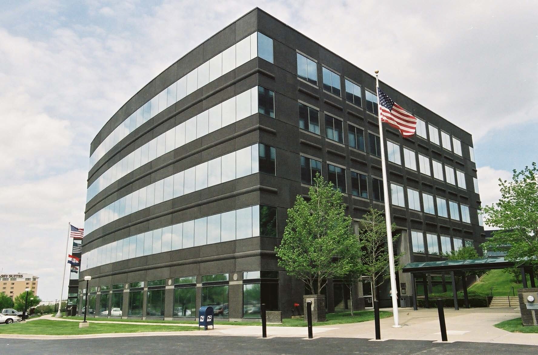 7505 NW Tiffany Springs Pky, Kansas City, MO à louer Photo principale– Image 1 sur 3