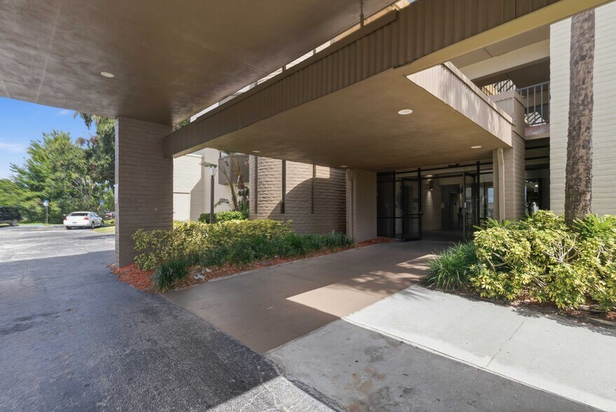 201 Hilda St, Kissimmee, FL à louer - Photo de l’immeuble – Image 3 sur 5