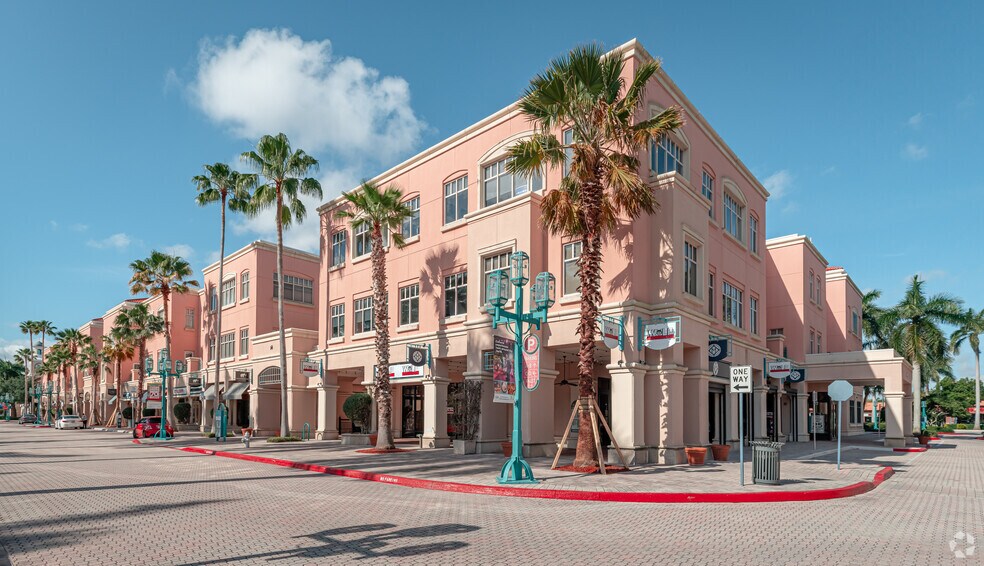 327 Plaza Real, Boca Raton, FL à louer - Photo de l’immeuble – Image 2 sur 7