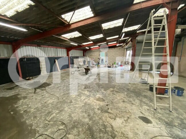 Plus de détails pour Industriel/Logistique à louer