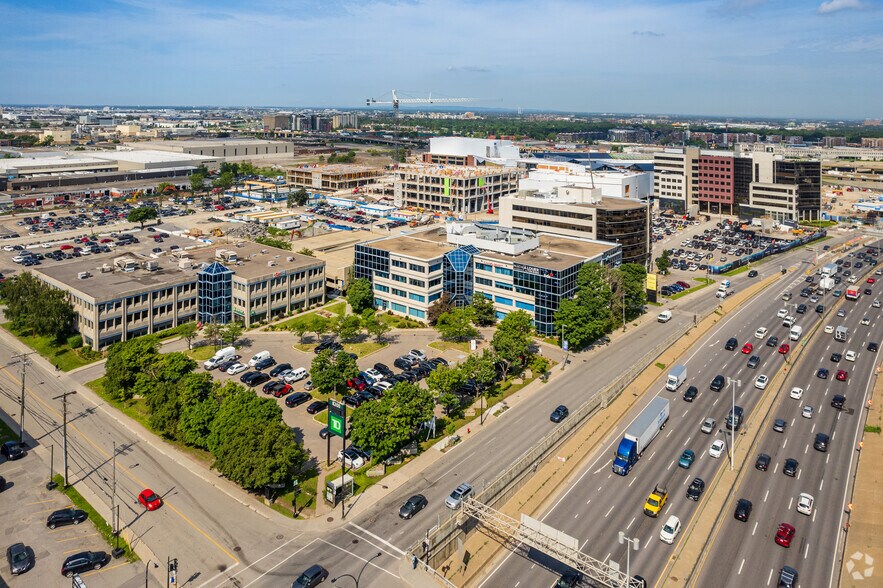 8250 Boul Décarie, Montréal, QC à louer - Aérien – Image 2 sur 4