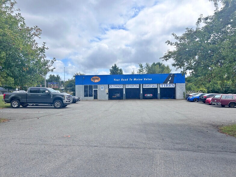 1423 Main St, Sanford, ME à louer - Photo de l’immeuble – Image 1 sur 6