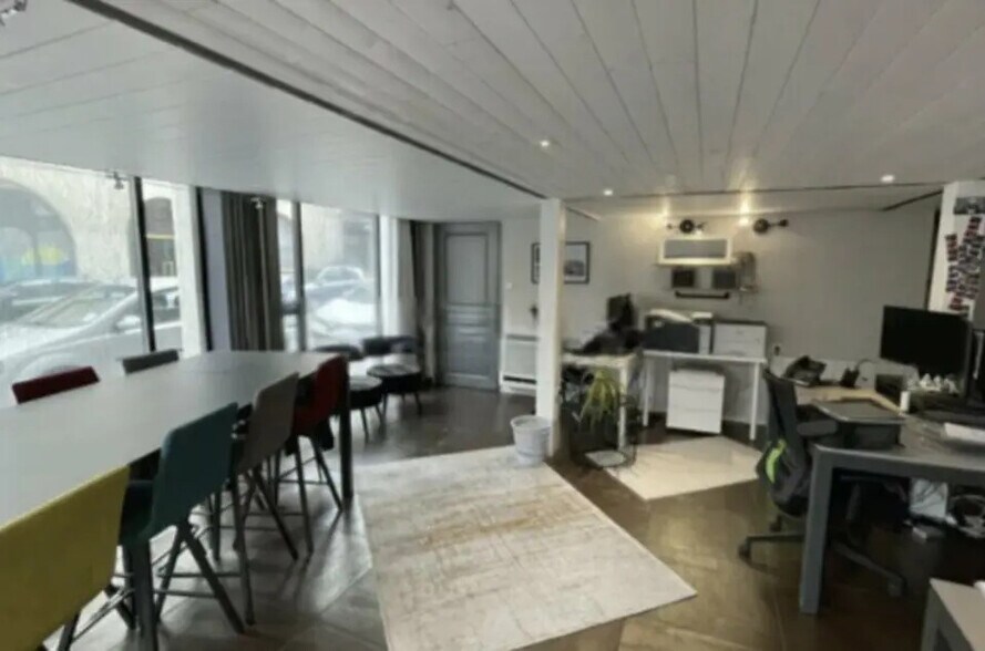 Local commercial dans Lyon à louer - Photo de l’immeuble – Image 3 sur 10