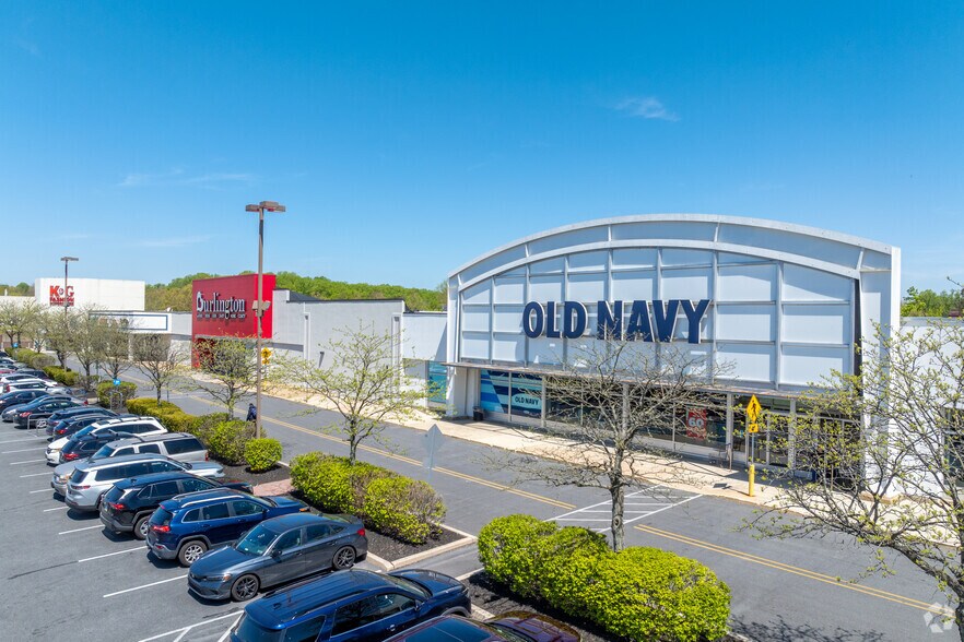 400 S State Rd, Springfield Township, PA à louer - Photo de l’immeuble – Image 1 sur 5