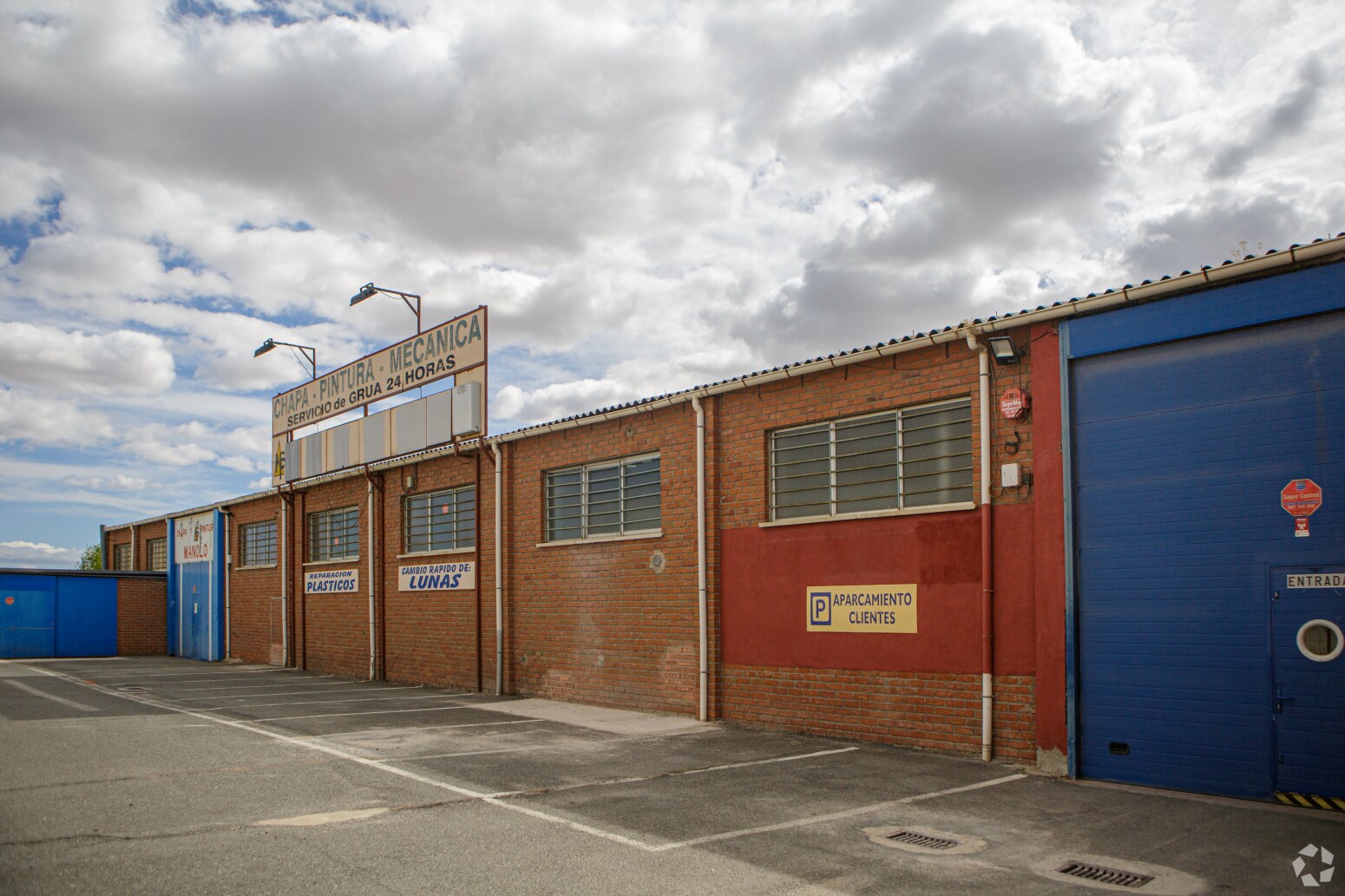 Industriel/Logistique dans Ávila, Ávila à vendre Photo de l’immeuble– Image 1 sur 8