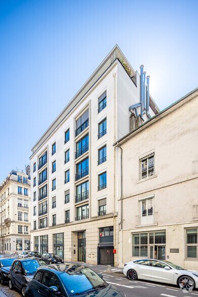 Immeuble residentiel dans Lyon à vendre - Photo de l’immeuble – Image 2 sur 4