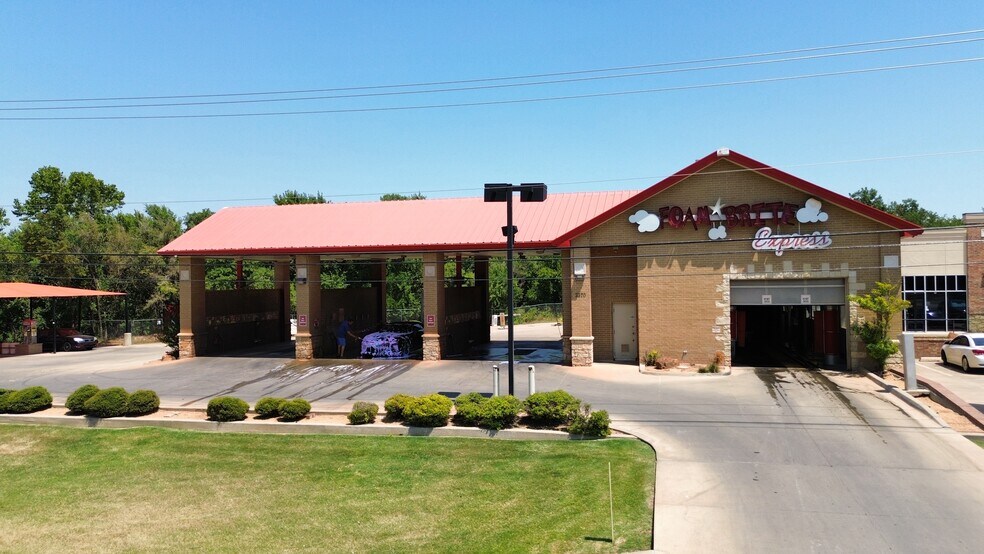 2370 S Douglas Blvd, Oklahoma City, OK à vendre - Photo de l’immeuble – Image 3 sur 5