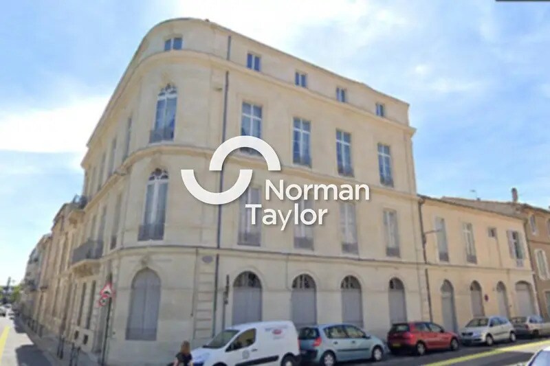Bureau dans Nîmes à louer - Photo de l’immeuble – Image 1 sur 7