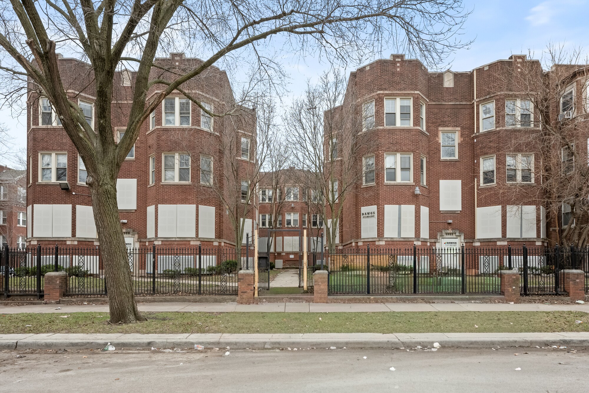 6952-6958 S Paxton Ave, Chicago, IL à vendre Photo de l’immeuble– Image 1 sur 9