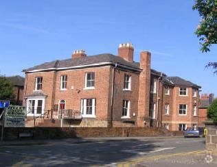 13-13A Grosvenor Rd, Wrexham à louer - Photo principale – Image 1 sur 4