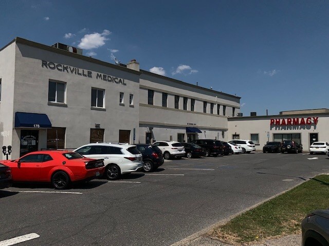 180-184 Sunrise Hwy, Rockville Centre, NY à louer - Photo de l’immeuble – Image 3 sur 8