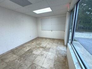 2028 Palmetto St, Clearwater, FL à louer Photo intérieure– Image 2 sur 13