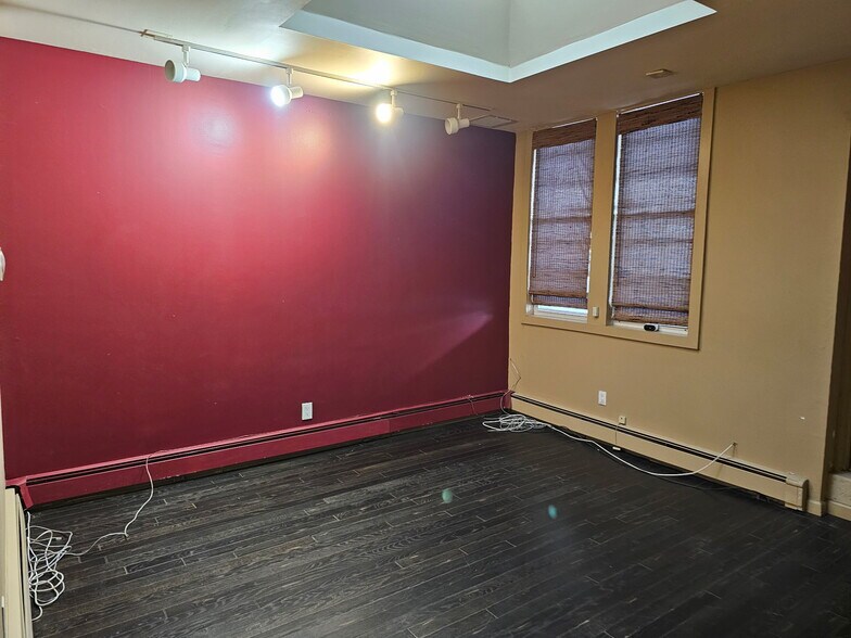 626 Willis Ave, Williston Park, NY à vendre - Photo intérieure – Image 2 sur 14