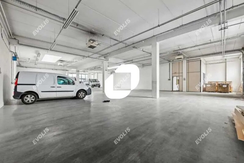 Local d’activités dans Noisy-le-Sec à louer - Photo de l’immeuble – Image 3 sur 8