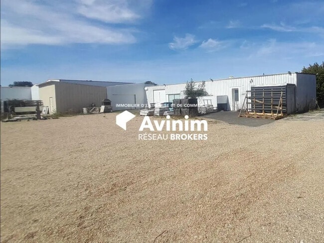 Plus de détails pour Local d'activités à louer