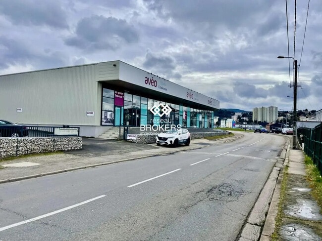 Plus de détails pour 31 Rue Jean Huss, Saint-Étienne - Local commercial à louer