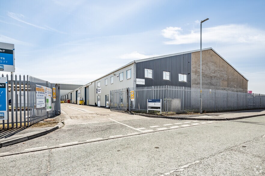 Knowsley Point, Knowsley Industrial Estate, Liverpool à louer - Photo de l’immeuble – Image 3 sur 7