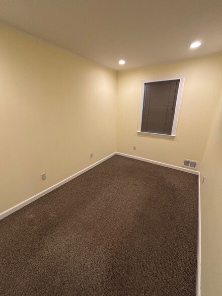 153 N Auten Ave, Somerville, NJ à louer - Photo de l’immeuble – Image 3 sur 11