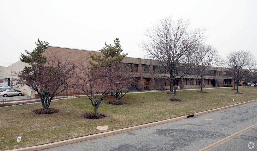 90 Newfield Ave, Edison, NJ à louer - Photo de l’immeuble – Image 2 sur 3
