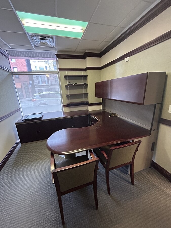1408-1410 W Taylor St, Chicago, IL 60607 - Lot 1410 -  - Photo intérieure - Image 1 of 2