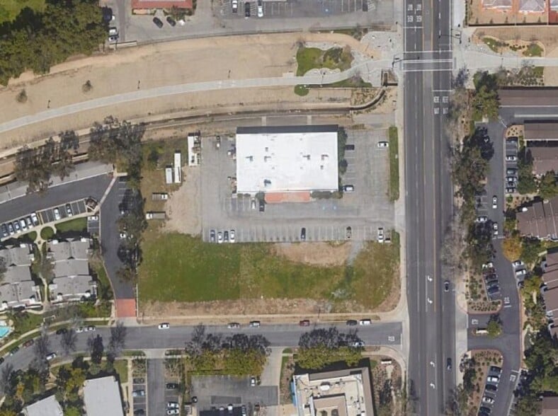 7110 Archibald Ave, Rancho Cucamonga, CA à louer - Photo de l’immeuble – Image 2 sur 9