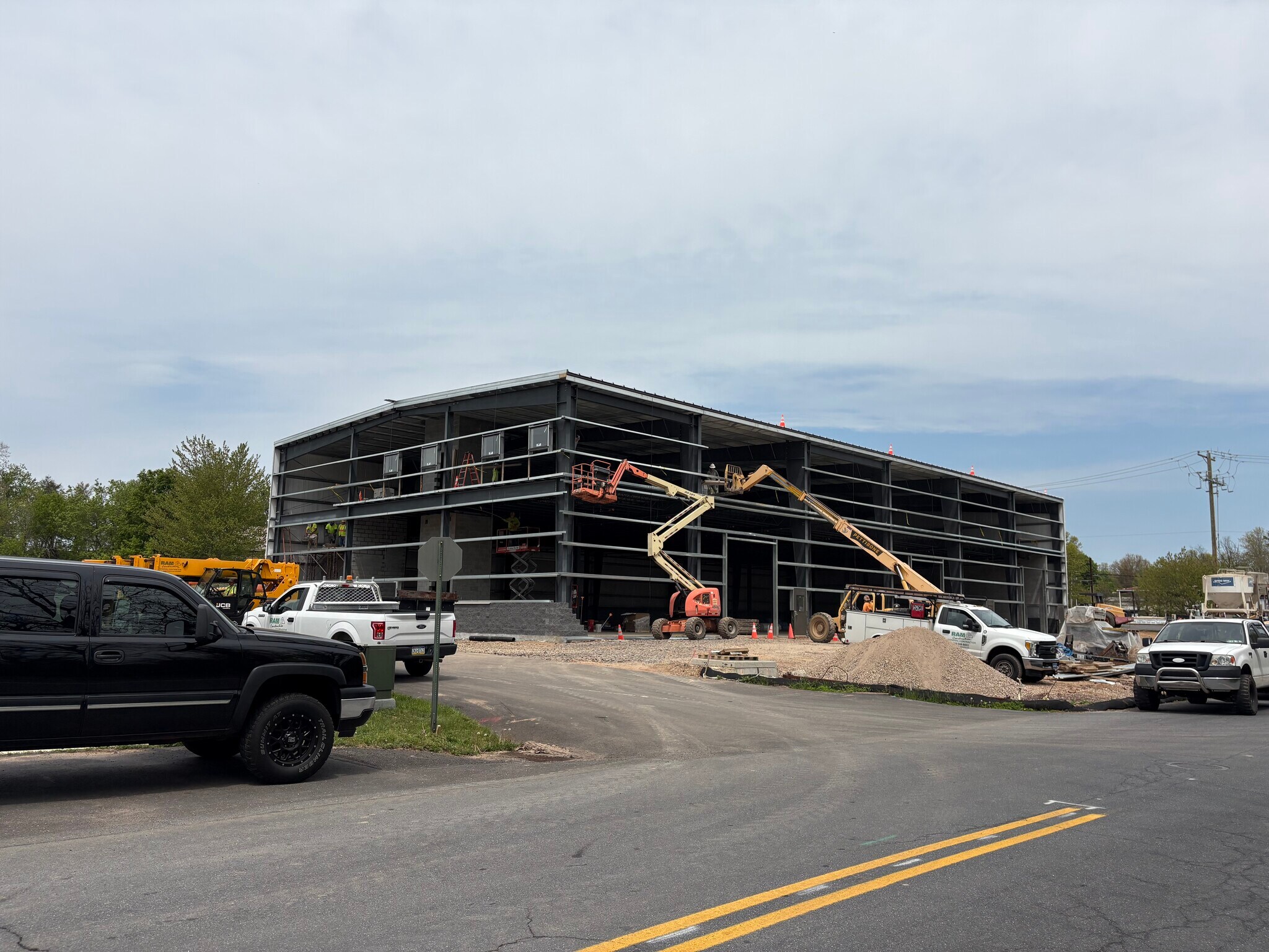 17 Industrial dr, New Britain, PA à louer Photo principale– Image 1 sur 5