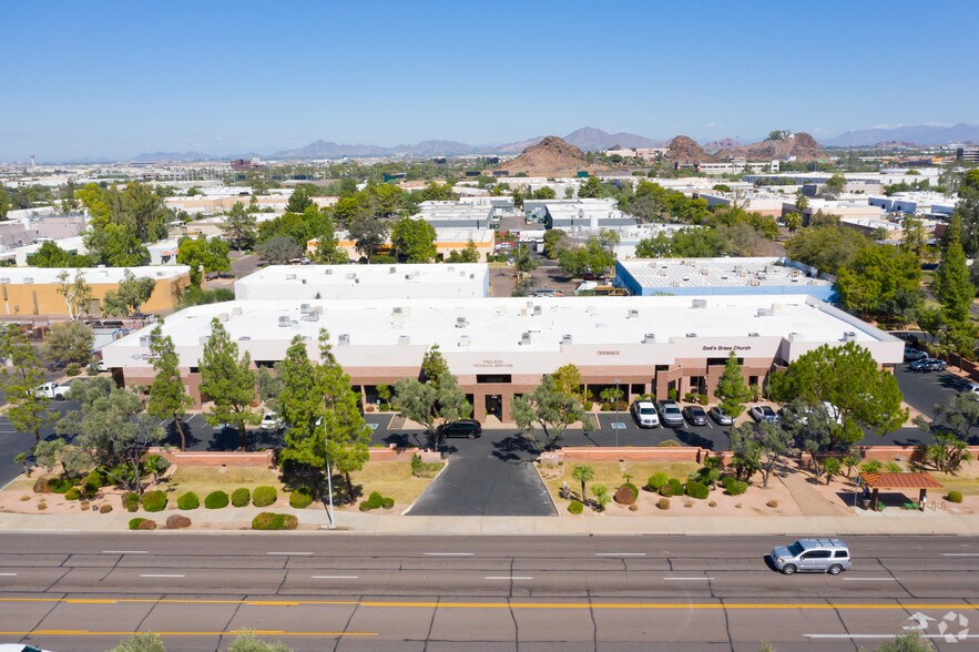 2400 W Southern Ave, Tempe, AZ à louer - Photo de l’immeuble – Image 1 sur 5