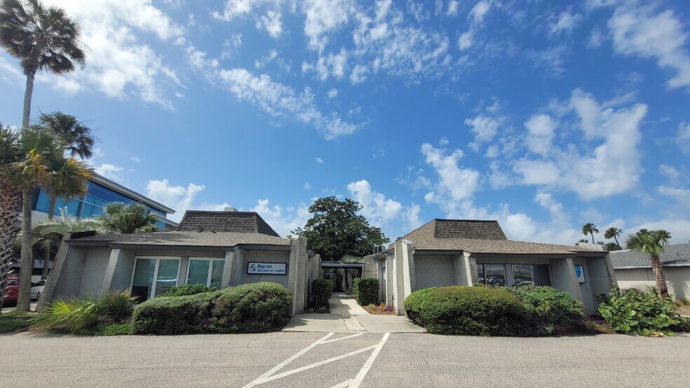302 3rd St, Neptune Beach, FL à louer - Photo principale – Image 1 sur 5
