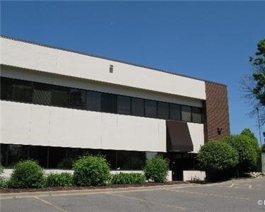 1650 Beam Ave, Maplewood, MN à louer - Photo de l’immeuble – Image 2 sur 3