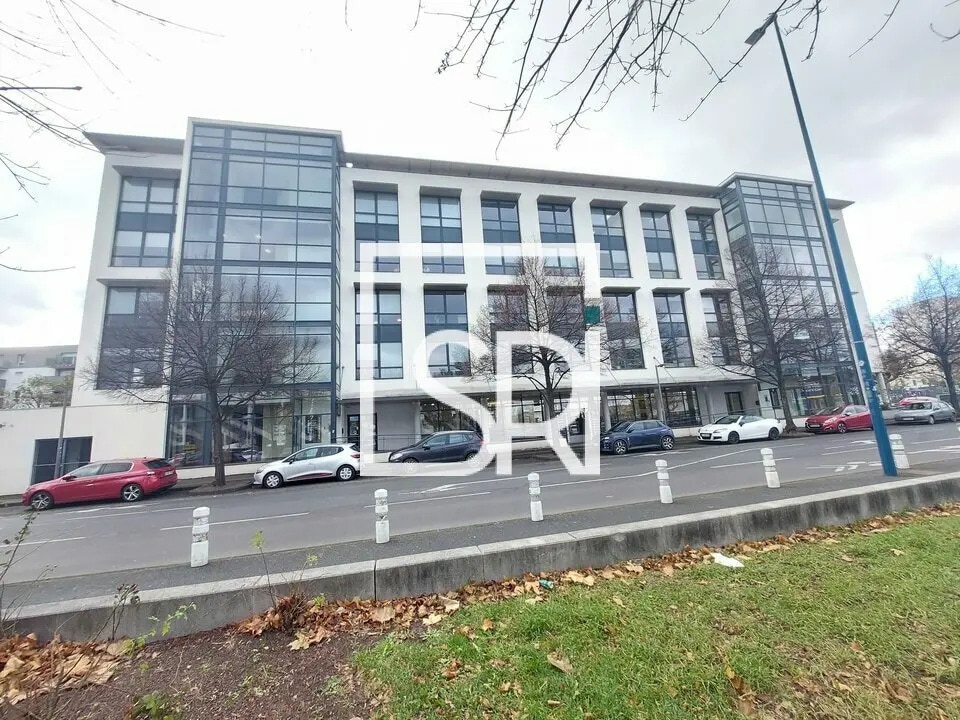 Bureau dans Clermont-Ferrand à louer Photo de l’immeuble– Image 1 sur 10