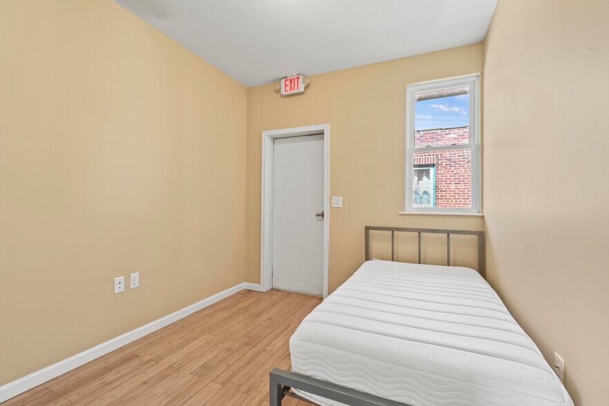 219-221 S Washington St portefeuille de 2 biens à vendre sur LoopNet.fr - Photo de l’immeuble – Image 2 sur 45