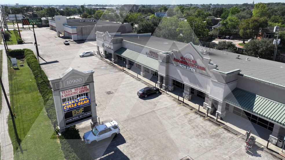 10900 Gulf Fwy, Houston, TX à louer - Photo de l’immeuble – Image 3 sur 13