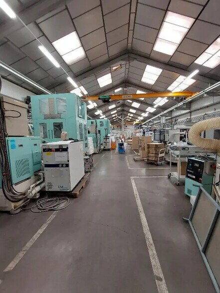 Industriel/Logistique dans Bourg-en-Bresse à vendre - Photo intérieure – Image 3 sur 5