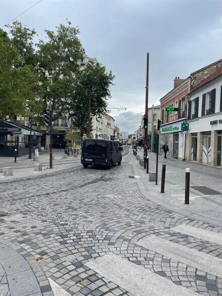 Local commercial dans Gennevilliers à louer - Photo de l’immeuble – Image 3 sur 4