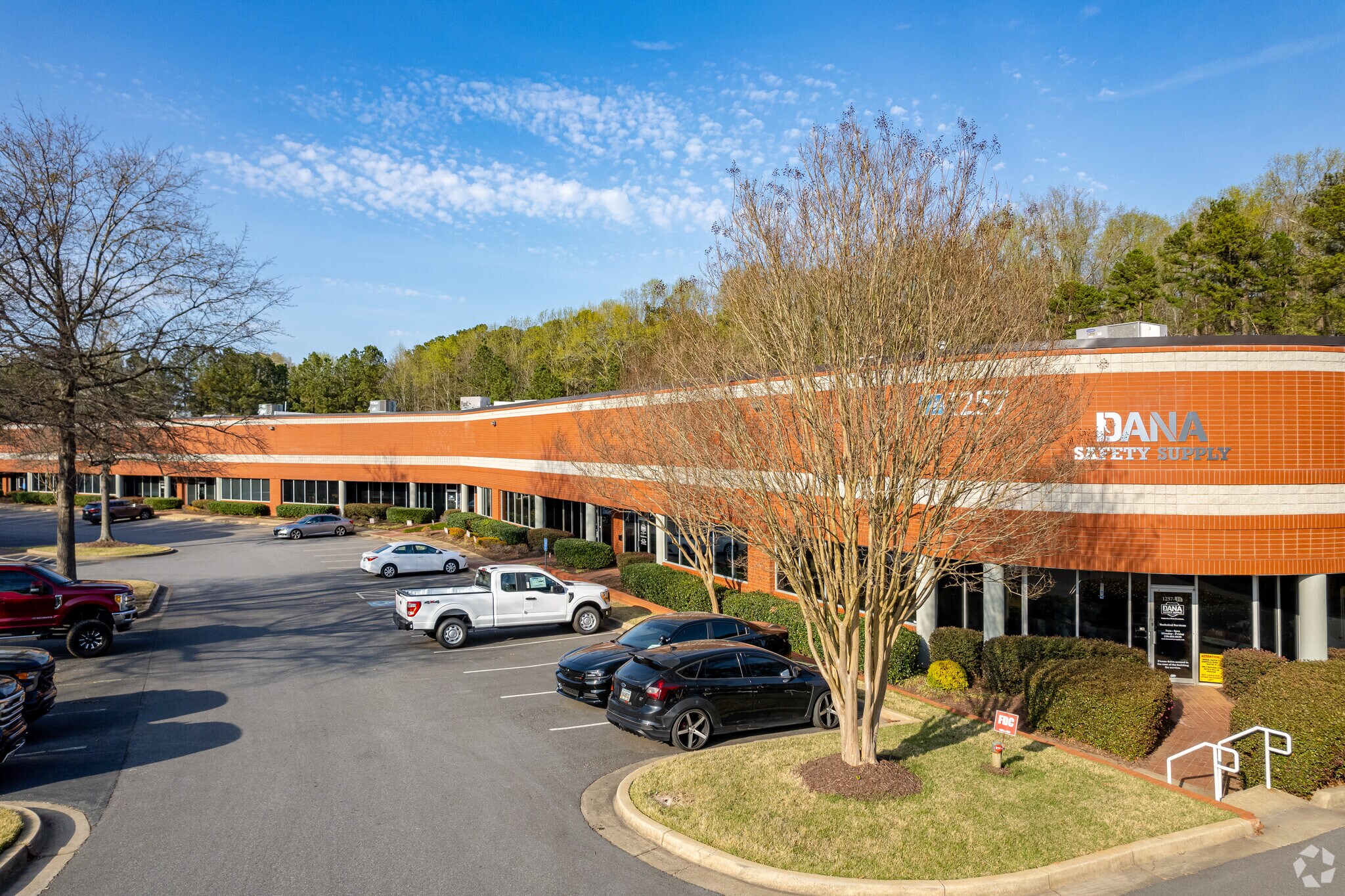 1257 Kennestone Cir, Marietta, GA à louer Photo principale– Image 1 sur 8