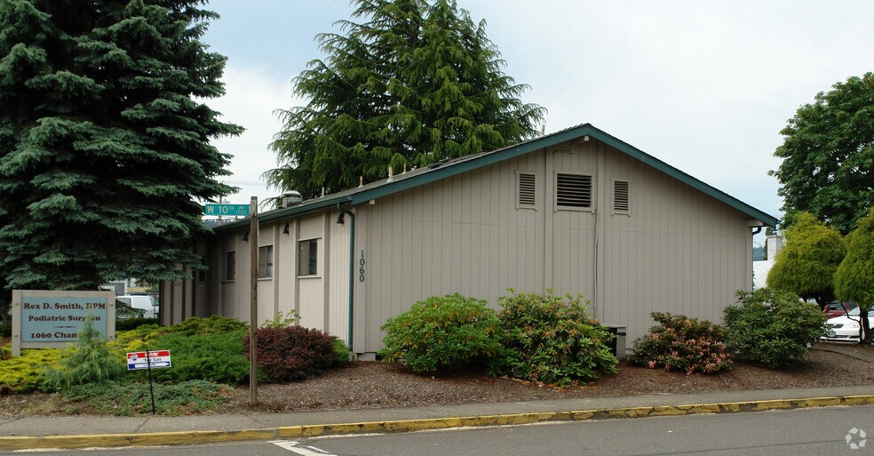 1060 Chambers St, Eugene, OR à vendre - Photo de l’immeuble – Image 2 sur 8