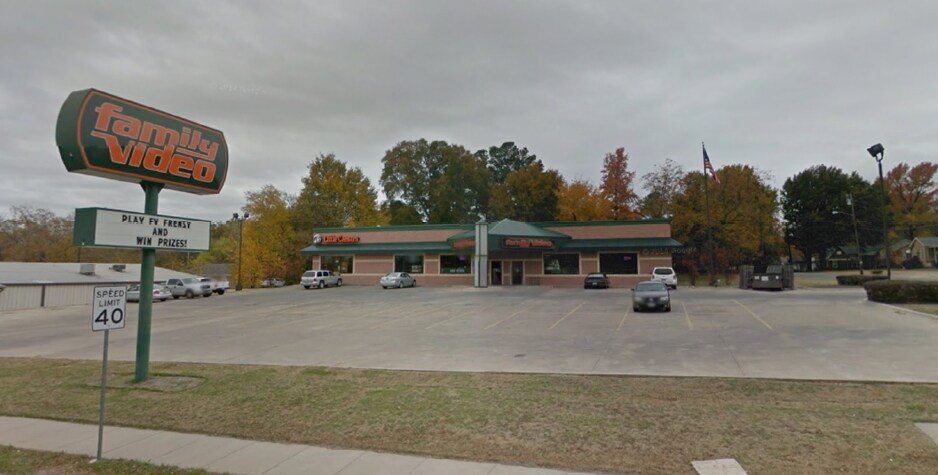 2010 Lamar Ave, Paris, TX à louer - Photo principale – Image 1 sur 9
