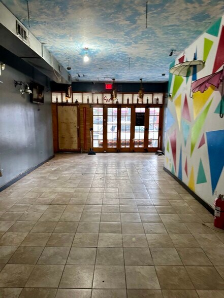 11710 Jamaica Ave, Richmond Hill, NY à louer - Photo de l’immeuble – Image 3 sur 17