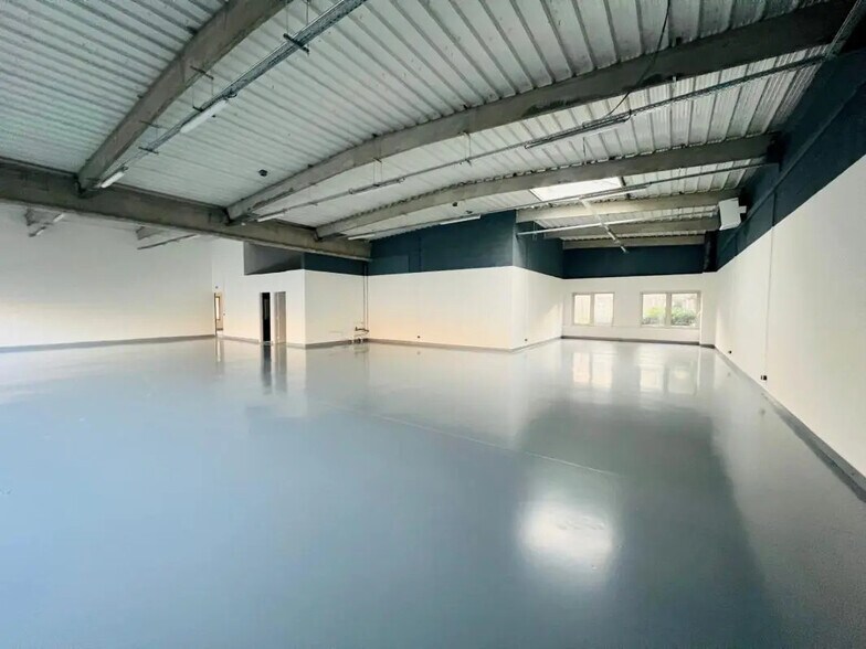 Bureau dans Trappes à louer - Photo intérieure – Image 2 sur 10