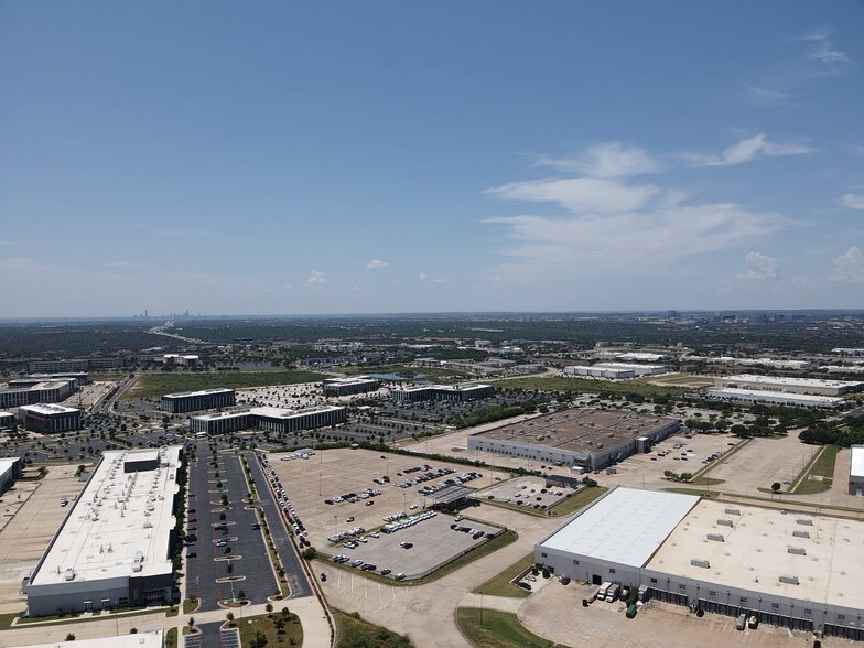 201 W Howard Ln, Austin, TX à louer - Aérien – Image 2 sur 5