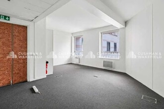 6-6 Rue Laferrière, Paris à louer Photo intérieure– Image 2 sur 3