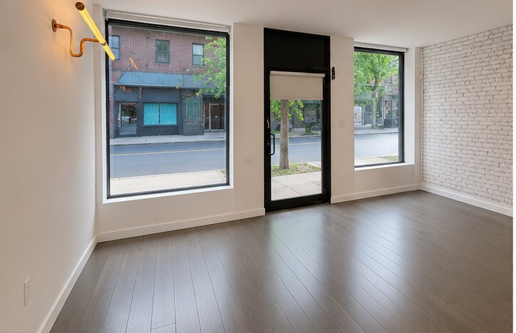 343 Grand St, Brooklyn, NY à louer - Photo de l’immeuble – Image 2 sur 9