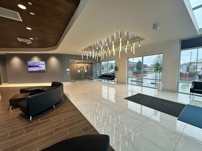 505 S Friendswood Dr, Friendswood, TX à louer - Photo de l’immeuble – Image 2 sur 16