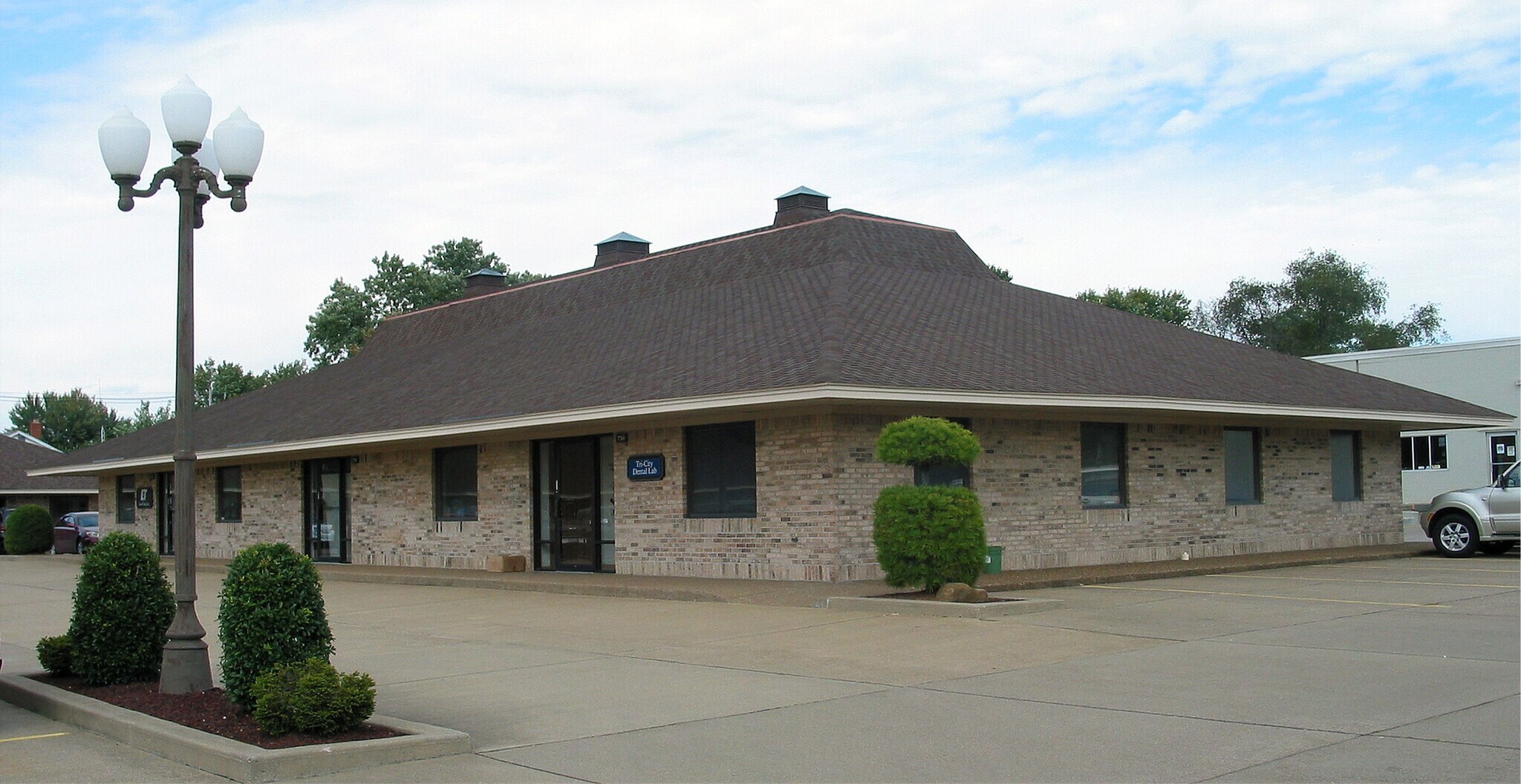 701 N Weinbach Ave, Evansville, IN à louer Photo de l’immeuble– Image 1 sur 3