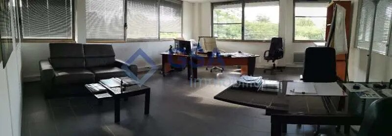 Local d’activités dans Tigery à louer Photo intérieure– Image 1 sur 4