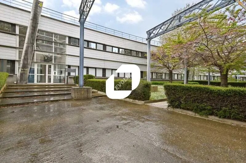 Local d’activités dans Saint-Denis à louer - Photo de l’immeuble – Image 1 sur 21