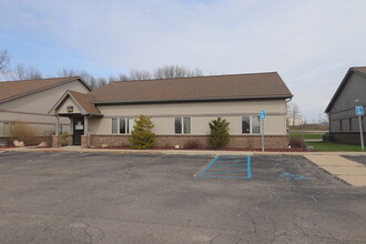 3471 E Grand River Ave, Howell, MI à louer Photo de l’immeuble– Image 2 sur 2