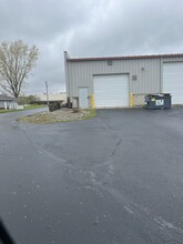 265 E Bell Dr, Warsaw, IN à louer Photo de l’immeuble– Image 2 sur 20