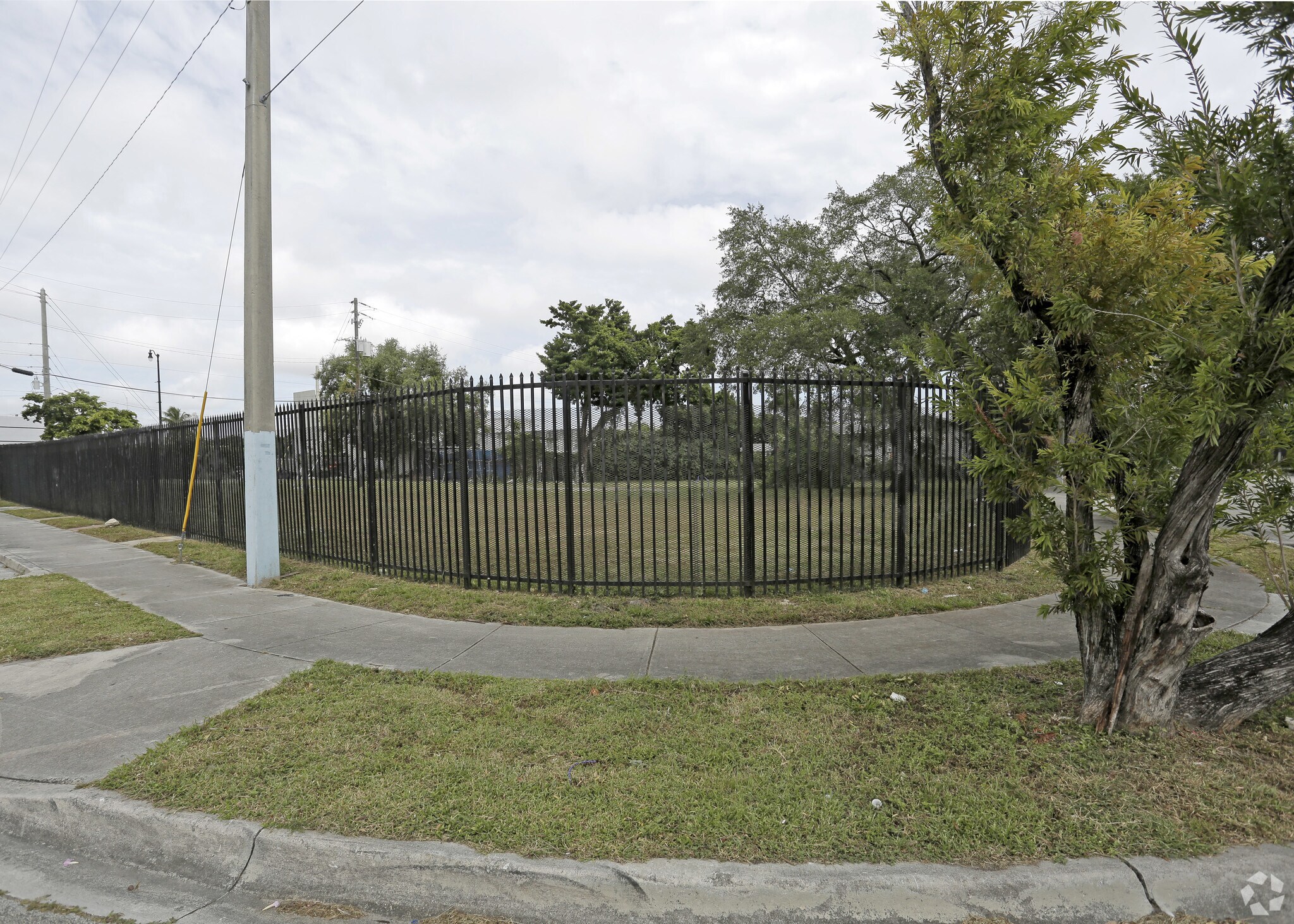 282 NW 36th St, Miami, FL à louer Photo principale– Image 1 sur 9